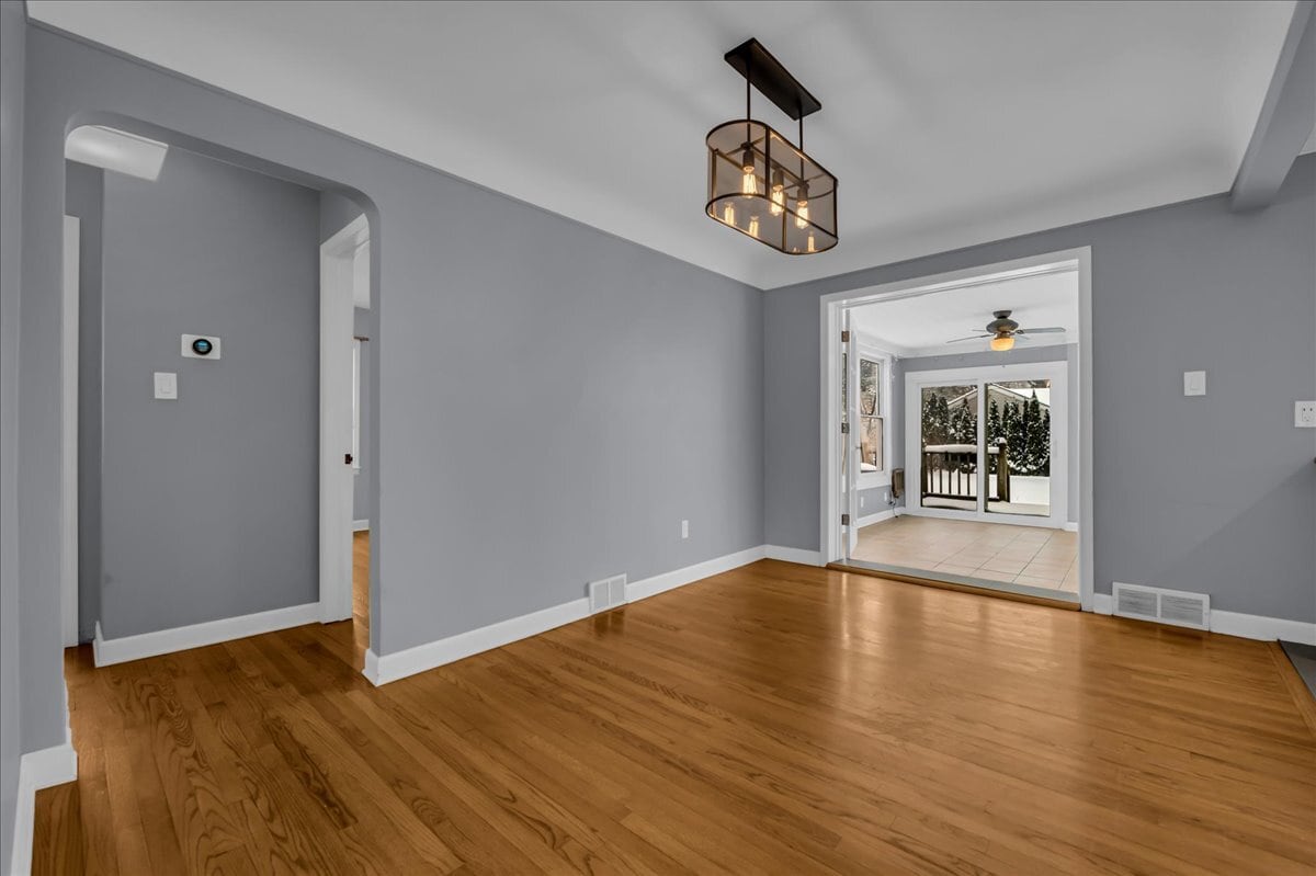 Building Photo - 2299 W Lincoln St