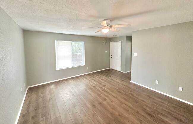 Building Photo - Modern Comfort in a Spacious 4BR Home