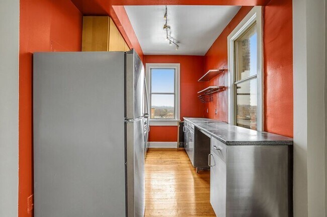 Building Photo - 1725 Lanier Pl NW