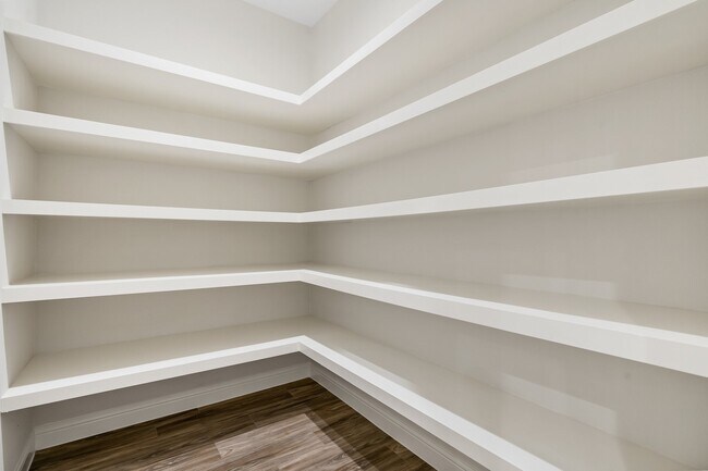 Building Photo - 12110 W Tara Plantation Dr