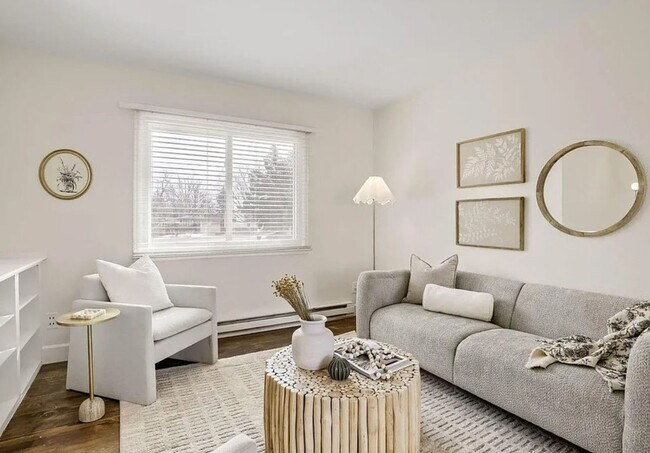 Building Photo - Beautiful, Newly Remodeled Home In Great Location!