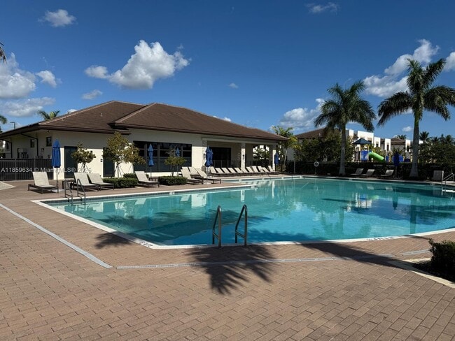 Building Photo - 945 NE 211th St