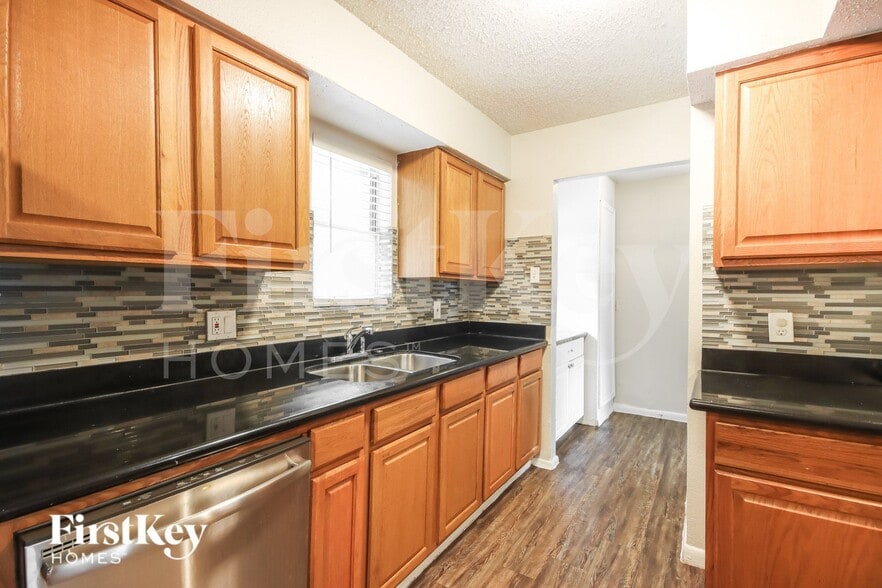 Building Photo - 5210 Greylog Dr