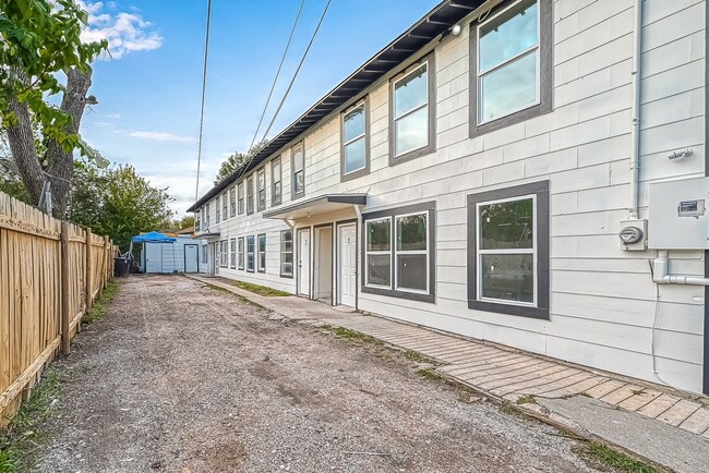 Building Photo - 6420 Conley St