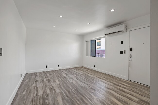 Building Photo - 830 Bartlett St