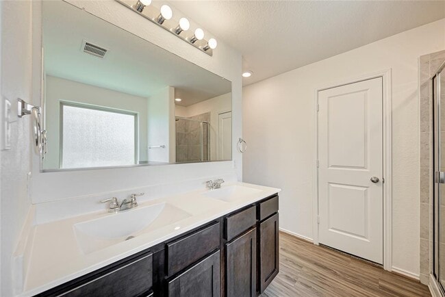 Building Photo - 520 Pandora Cv