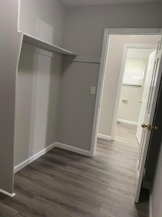 Building Photo - 669 W Main St