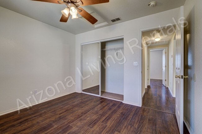 Building Photo - SOUTHSIDE HOME WITH LARGE FENCED BACKYARD