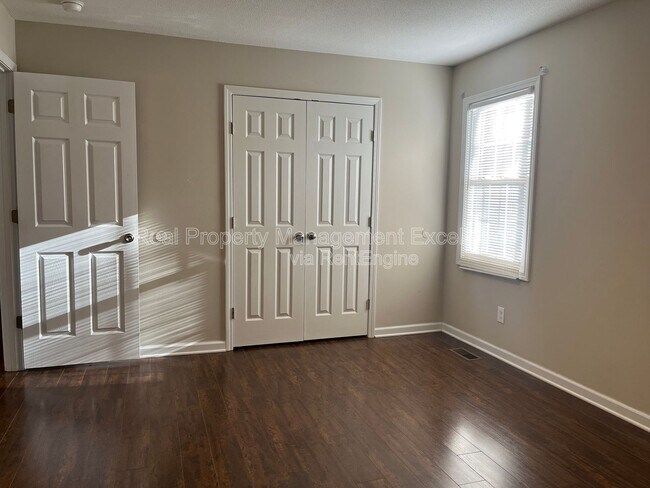 Building Photo - 709 S Webb St