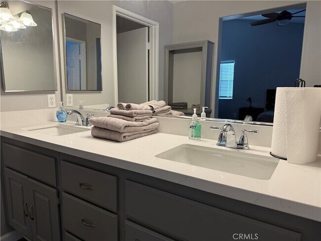 Building Photo - 1462 Nutmey Ln