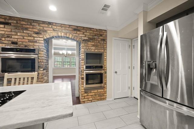 Building Photo - 2123 Wilson Dr