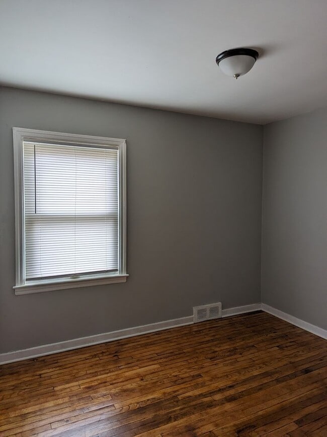 Building Photo - 18255 Oakfield Ave