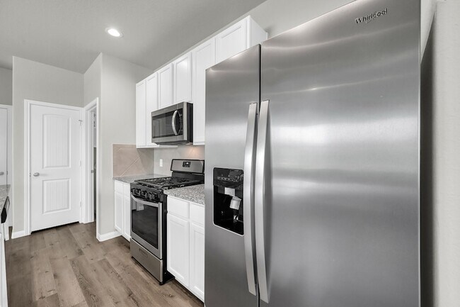 Building Photo - 2237 Raider Dr