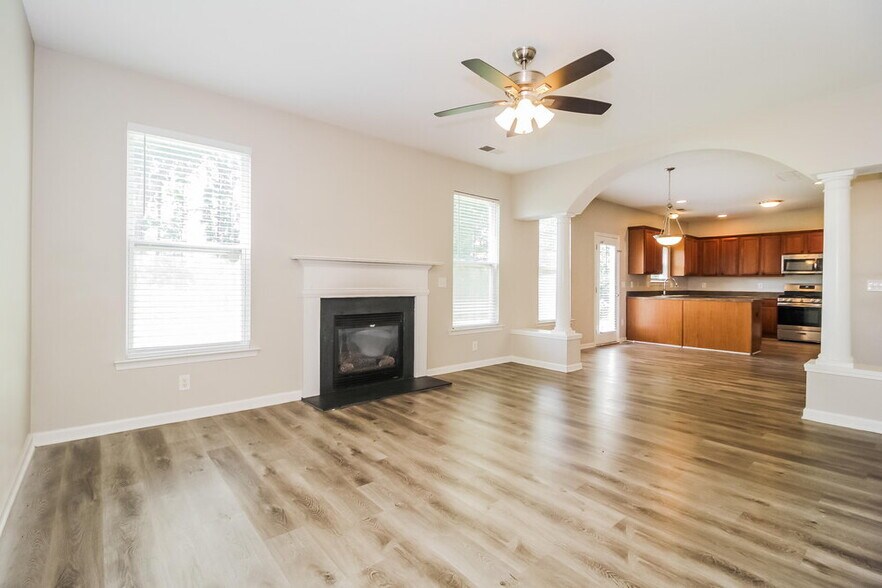 Building Photo - 340 Darbys Run Ct