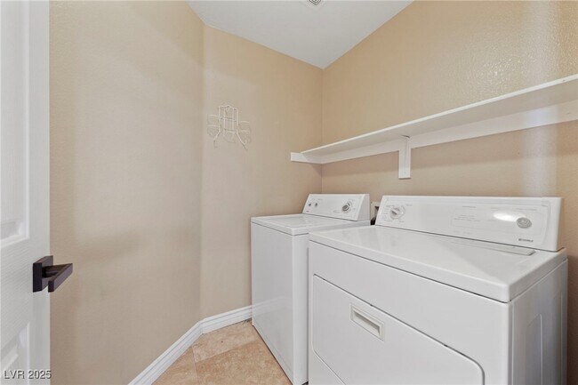 Building Photo - 2890 Skowhegan Dr