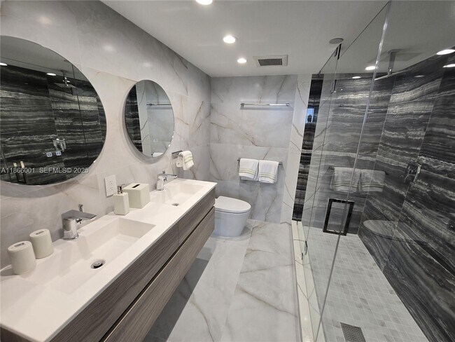 Building Photo - 11113 Biscayne Blvd