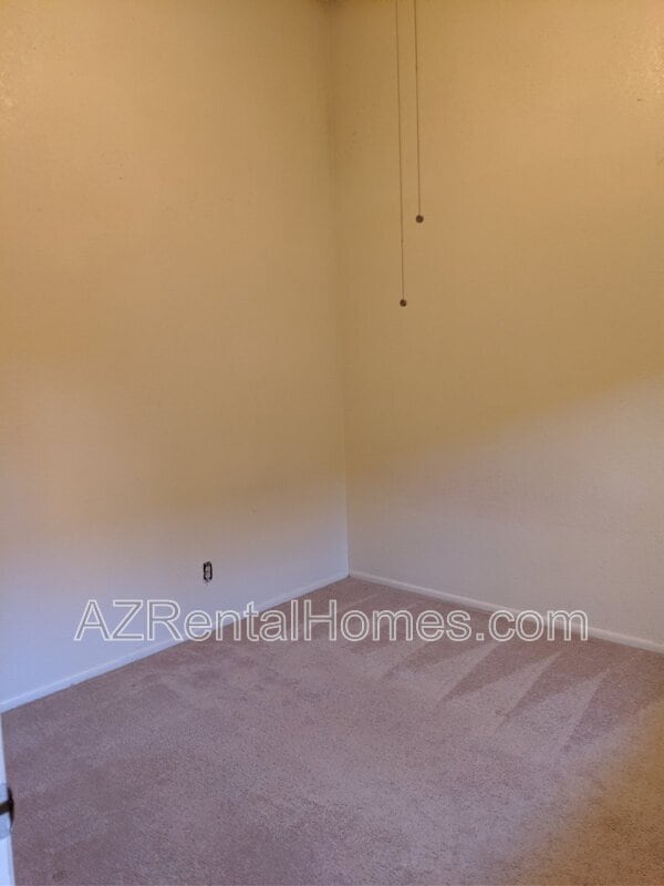 Building Photo - 609 E Mesquite Cir