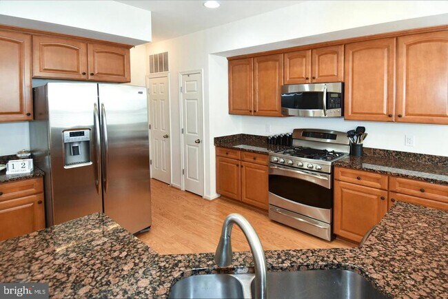 Building Photo - 45740 Winding Branch Terrace