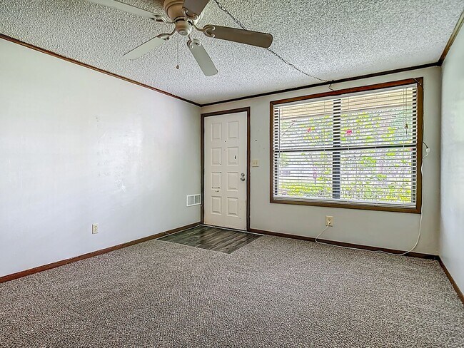 Building Photo - The Sterling - 2 Bedroom 1 Bathroom with inside laundry