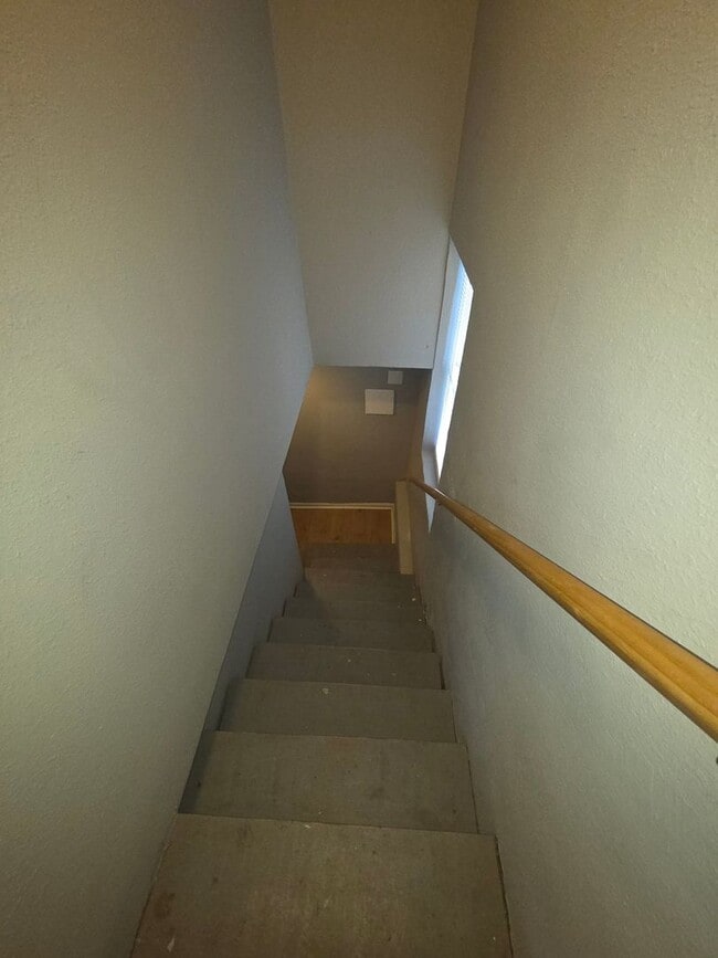 Building Photo - Single Family House with finished basement, garage, and backyard!