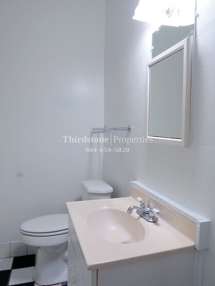 Building Photo - 2881 Selma St