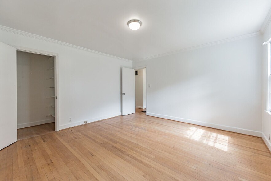 Building Photo - 2264 Red Mountain Terrace S