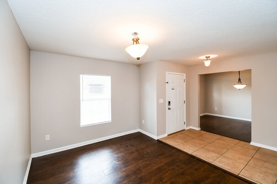 Building Photo - 11266 Silver Key Dr