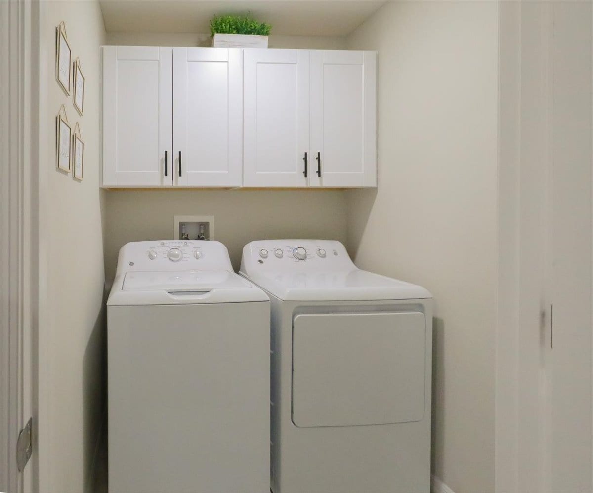 Building Photo - 1595 Cassius St