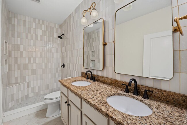 Building Photo - 404 Golden Leaf Ct