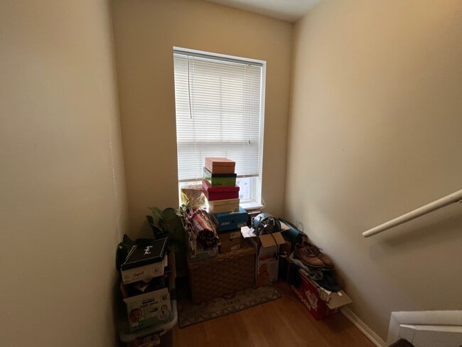 Building Photo - 5202 Dresden Wy