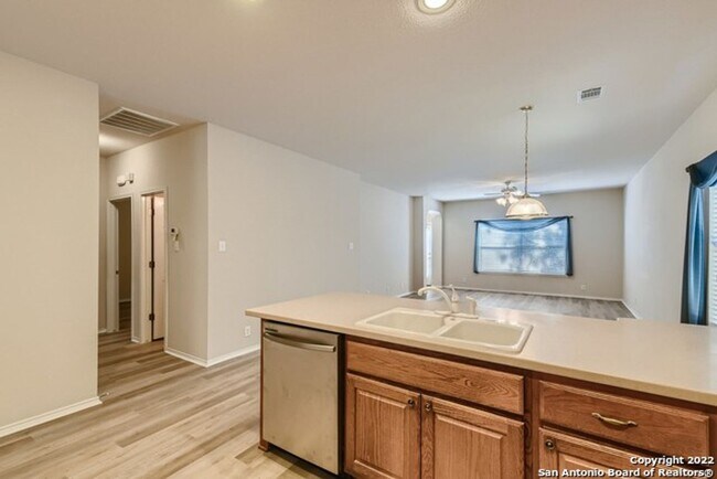 Building Photo - One-Story Beauty in Stone Oak