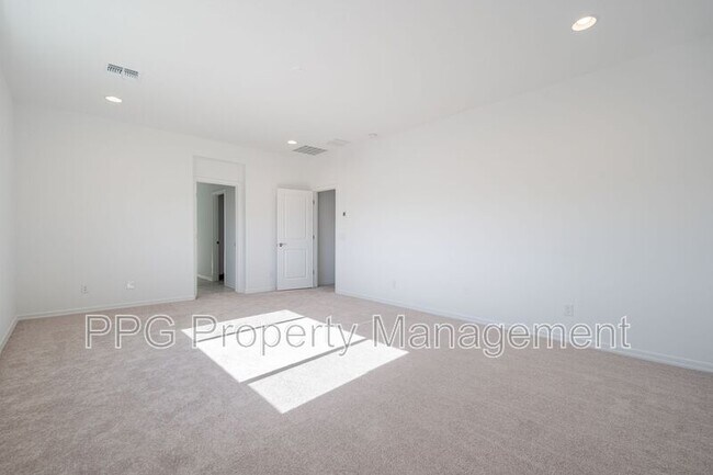 Building Photo - 11988 N 169th Ave