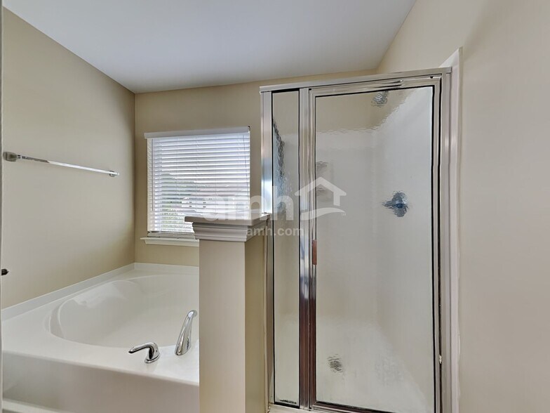Building Photo - 1306 Song Sparrow Way