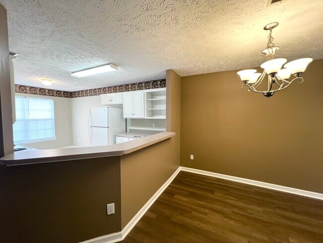 Building Photo - 623 Belle Court