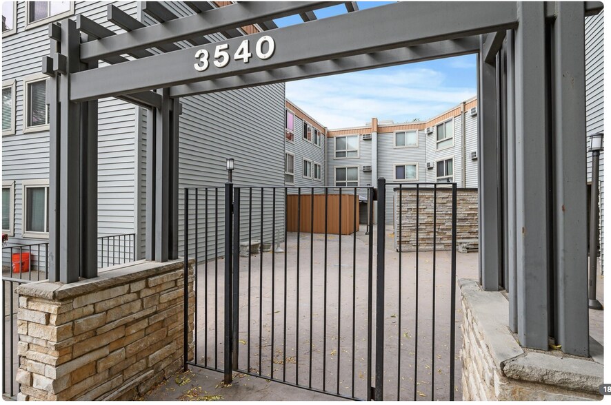 Building Photo - 3540 Hennepin Ave
