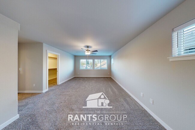 Building Photo - Beautiful Newer Construction!  Easy I5 access & JBLM Commute!