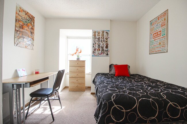 Building Photo - 48 E John