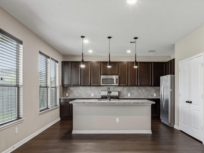 Building Photo - 16515 Williamstown Dr