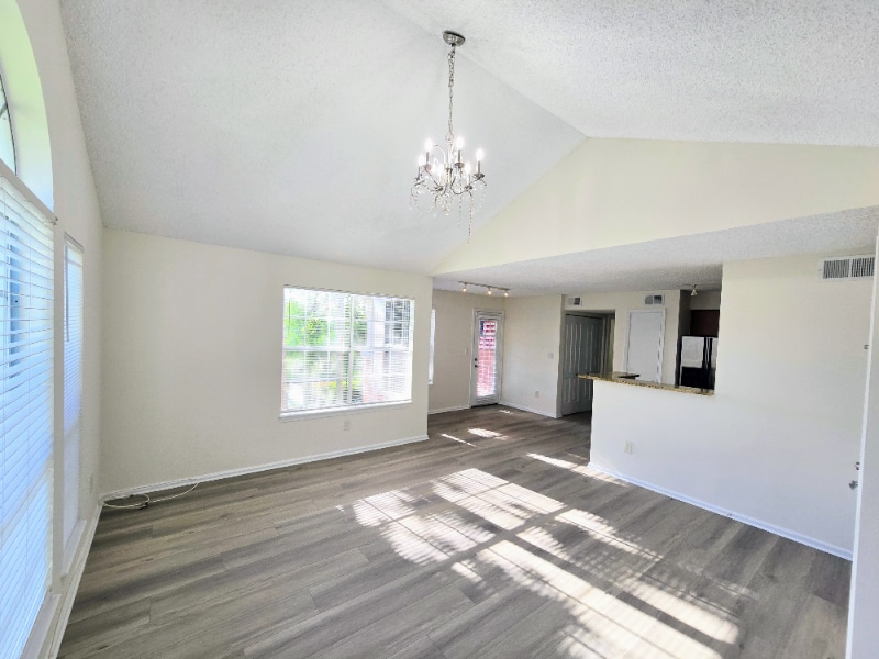 Building Photo - 1125 Crystal Way