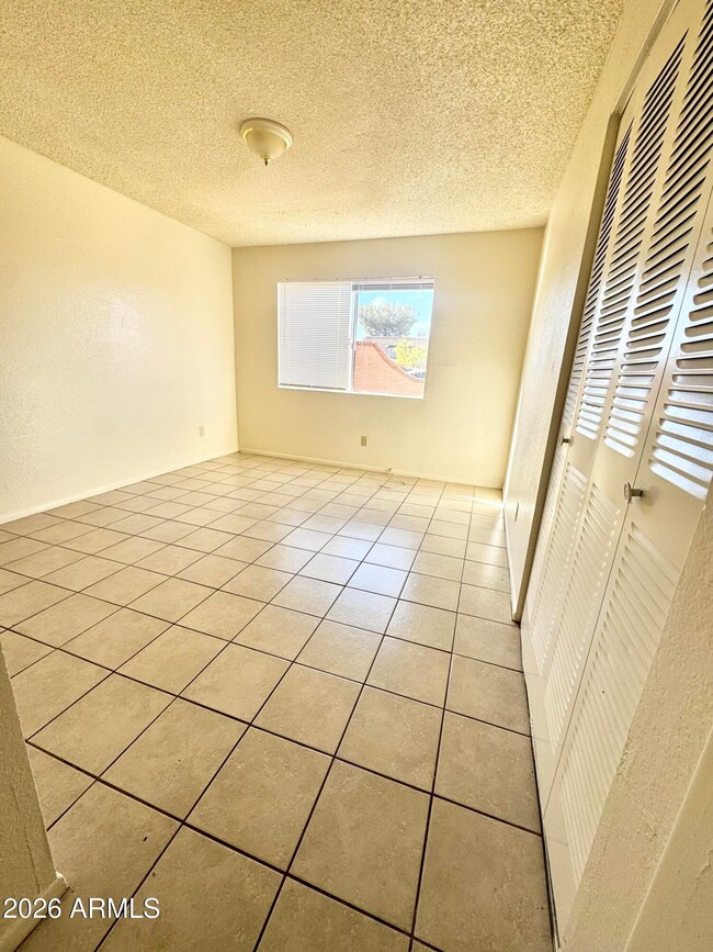 Building Photo - 615 S 3rd St