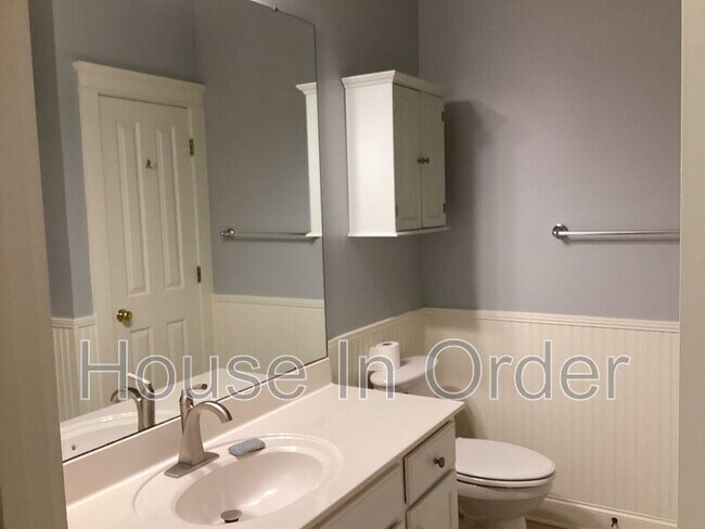 Building Photo - 49 White Ash Dr