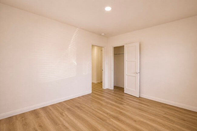 Building Photo - 4723 Arlington Ave