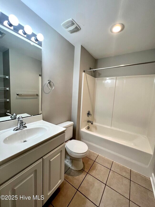 Building Photo - 1500 Cadfel Ct