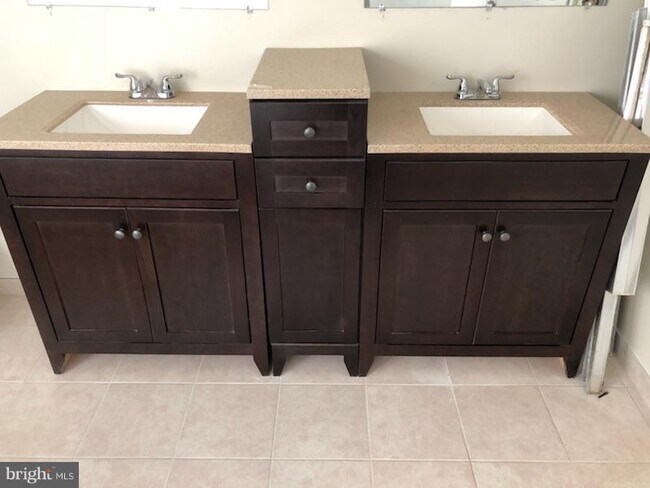 Building Photo - 12 Morrissey Stone Ct