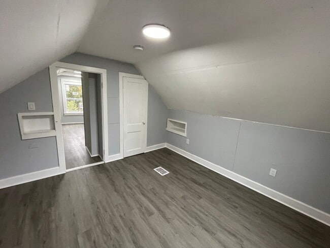 Building Photo - SECTION 8 & EDEN ACCEPTED!! Newly Renovated Spacious 2BR Home!