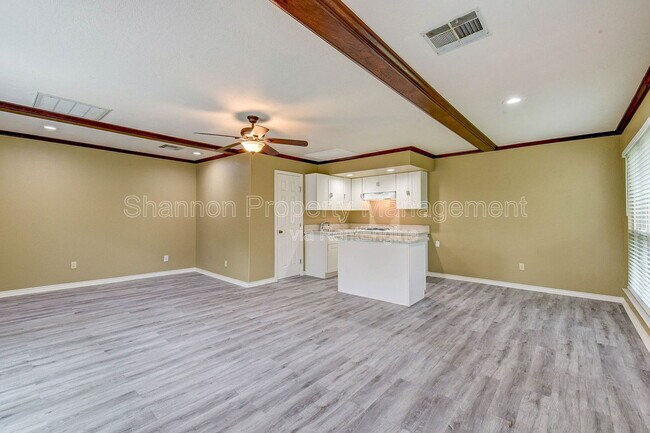 Building Photo - 15606 Dawnbrook Dr