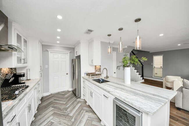 Building Photo - 10814 Tobar Falls Cir