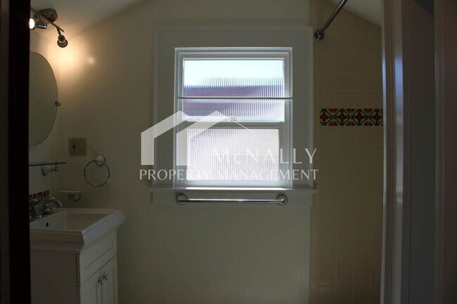 Building Photo - 508 N 11th St