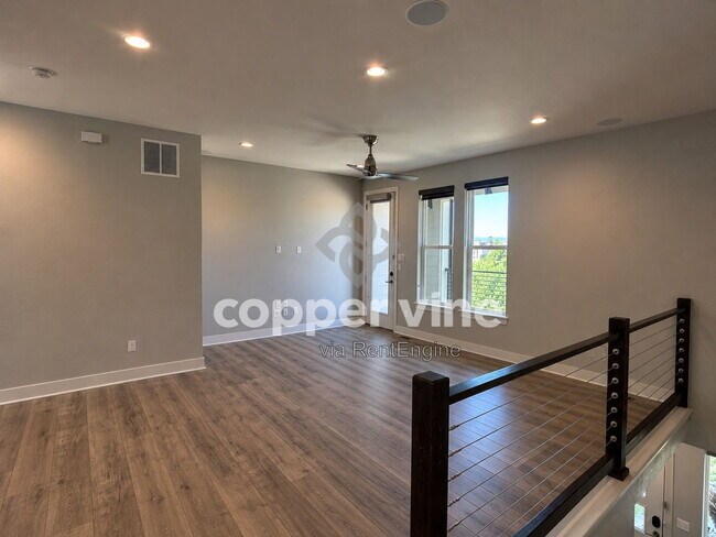 Building Photo - 11959 Mountview Ln