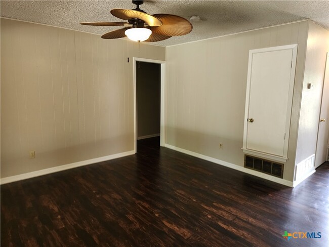 Building Photo - 1509 Ronstan Dr
